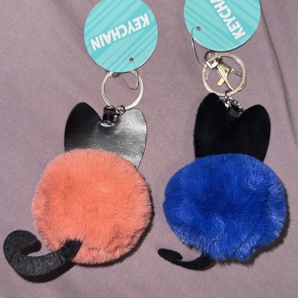 Cat Puffy Keychains - Picture 2 of 3